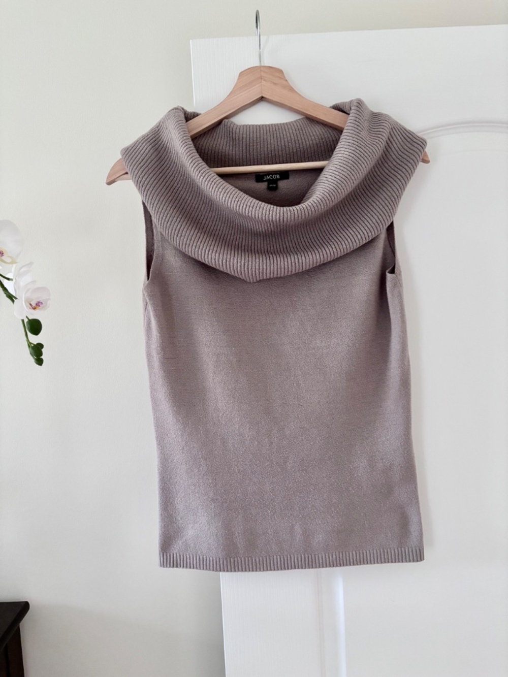 Jacob Sleeveless Taupe Cowl Neck Sweater Vest Women’s Size Medium